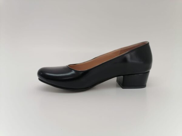 Zapato negro, tacón bajo - Imagen 2