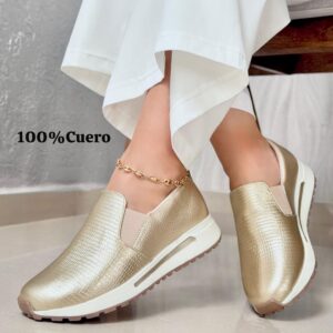 Tenis Doradas, material cuero.