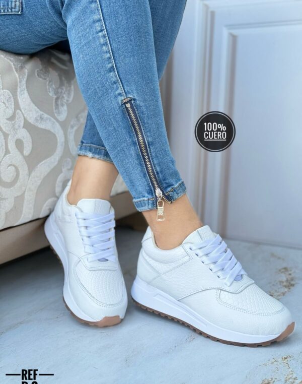 Tenis Blanca de Cuero, con cordón.
