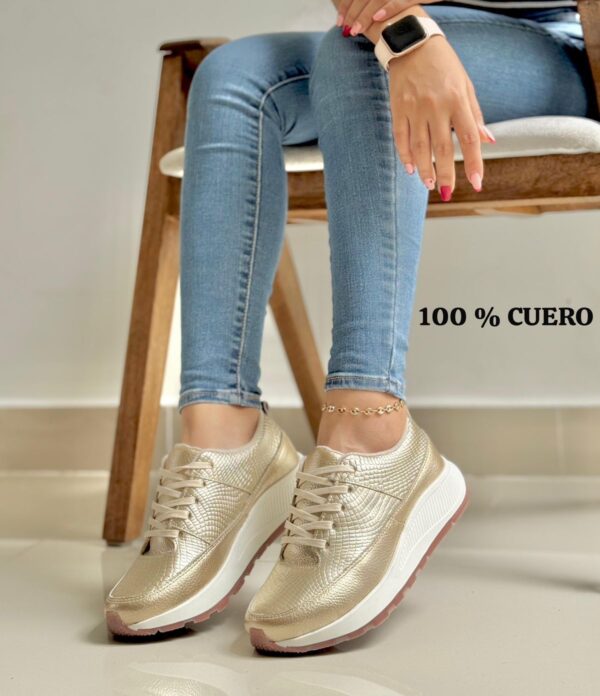 Tenis Dorada Cordón Cuero