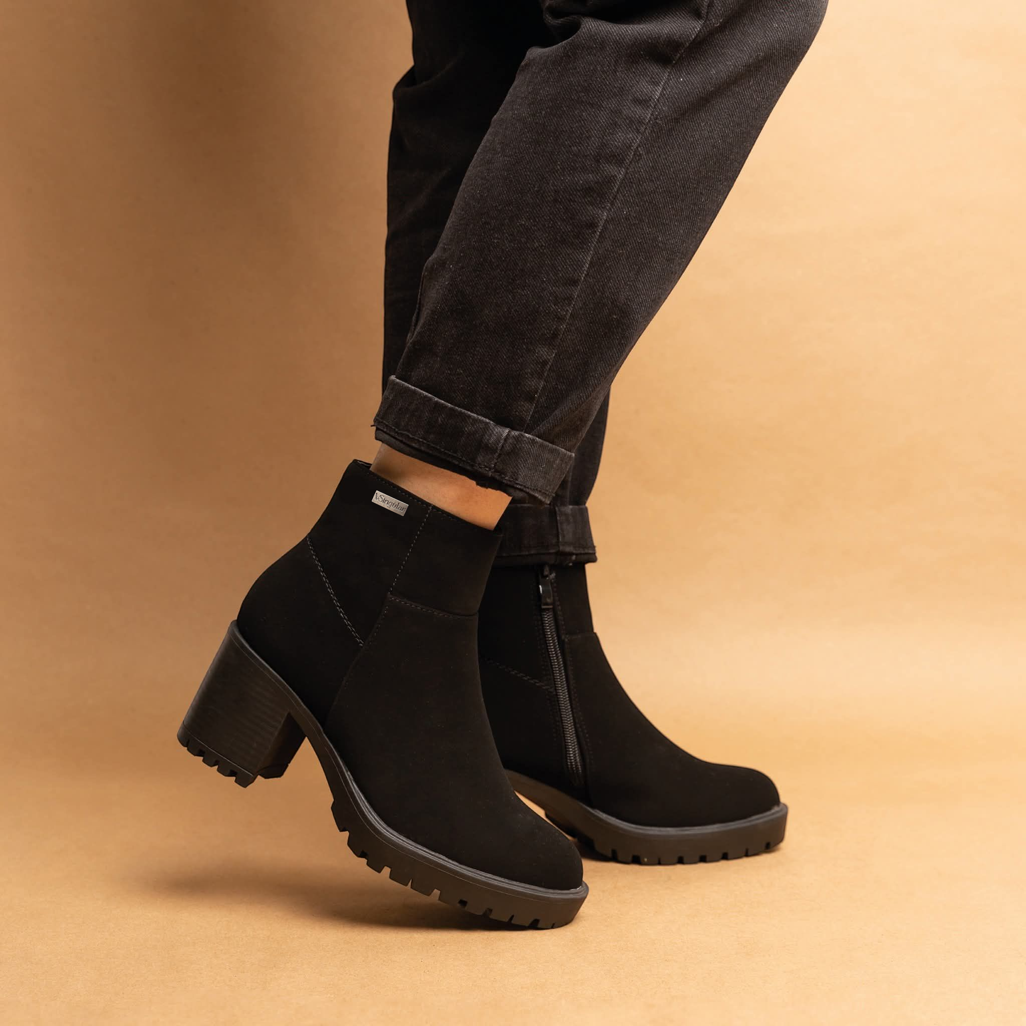 Botín Liana Negro Gamuza