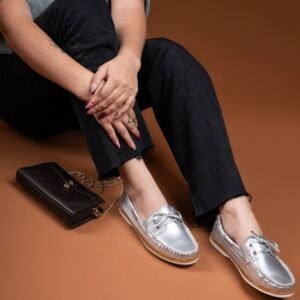 Mocasín Topsider Plateado Sabata